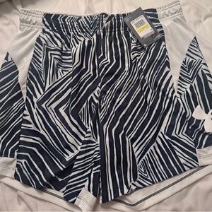 Womens under armour baseline shorts size m